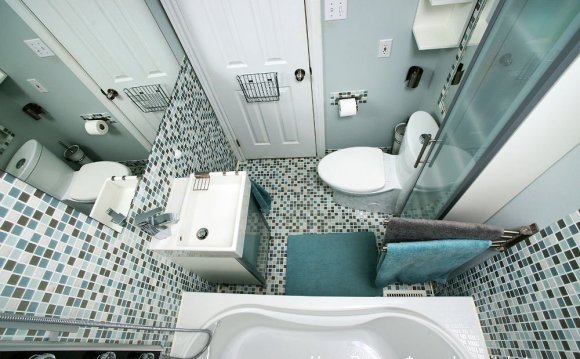 Ванная комната с мозаичной